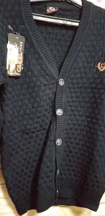 Продам недорого новые мужские полуверы,размер 48,цена 2300т.