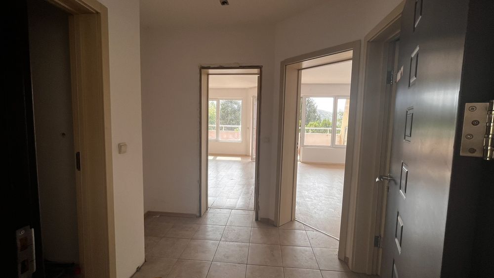 Двустаен апартамент с паркомясто в гр. Каварна,  на метри от плажа .