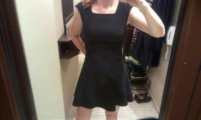 Нова с етикета, малка,стилна черна рокля и бял топ нови  ПОДАРЪК