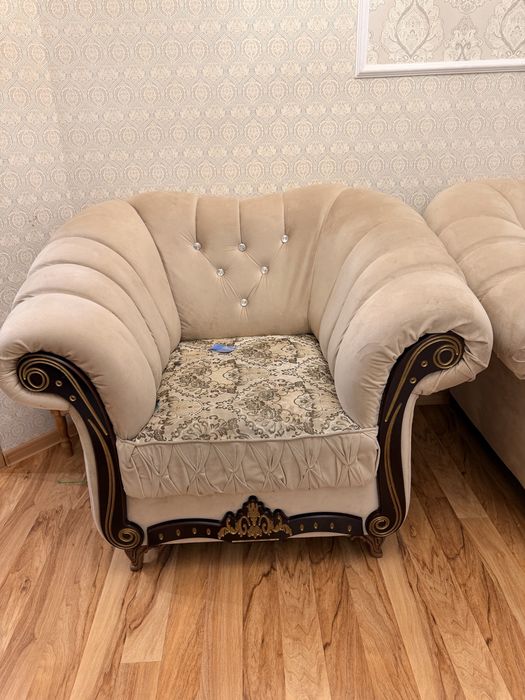 Продам диван  с креслом