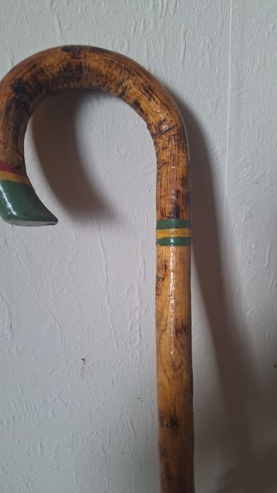 Бастун дървен продавам