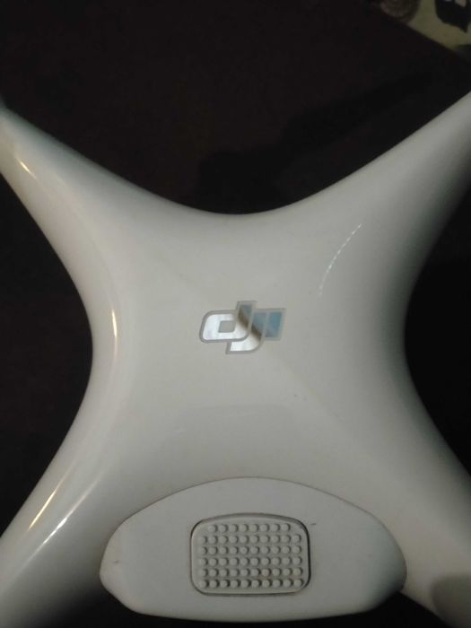 Дрон DJI Phantom 4