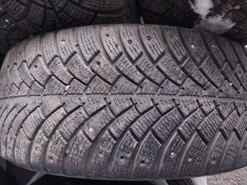 4 шины Bfgoodrich 245 45 R17.