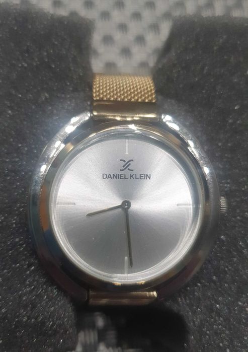 Нов дамски часовник Daniel Klein
