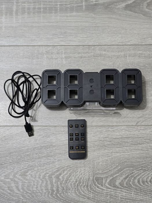 Ceas de masă digital LED 3D RGB cu telecomandă – nou