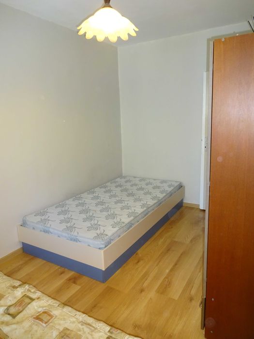 Дава се под наем Двустаен апартамент в Варна, Левски - 70 кв.м за 306 € - Снимка #3