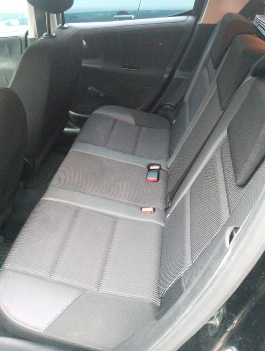 Vând Peugeot 207 sw