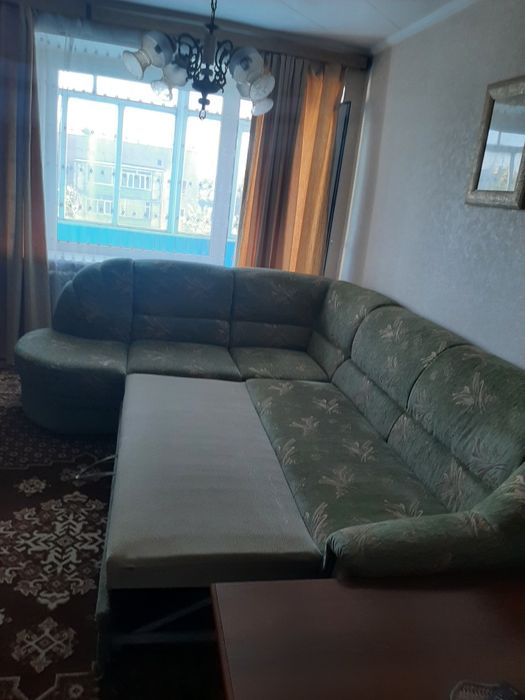 СРОЧНО  продам диван б/у в отличном состочнии торг