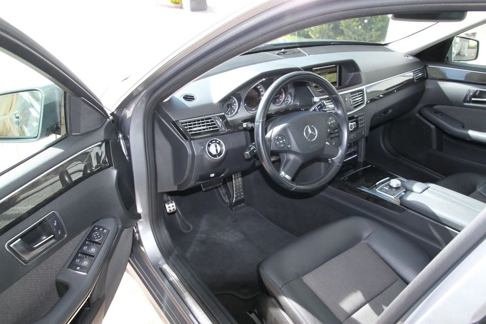 Mercedes-Benz E 250d 4MATIC 204PS/ 500n/m/ Distronic/ Nav Mare/ ILS LED/ TOP - CA NOU