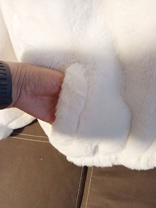 Бяло зимно пухкаво яке с подплата и  качулка