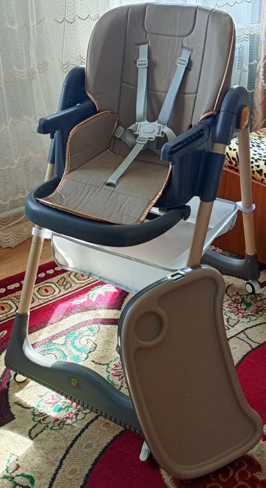 Детский стульчик для кормления