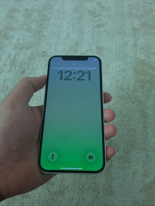 Iphone 12  sotiladi