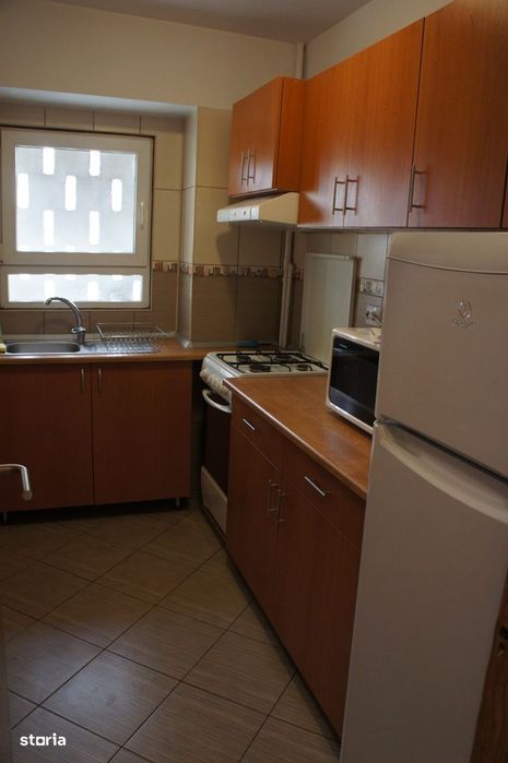 Apt 3 camere dec. Calea Victoriei, mobilat, balcon,bloc solid, vedere