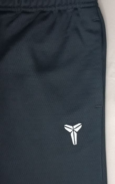 Nike Kobe Therma-FIT Pants оригинално долнище ръст 137-147см Найк Кобе черно долно Kobe Bryant