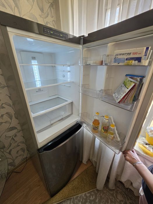 LG холодильник новый