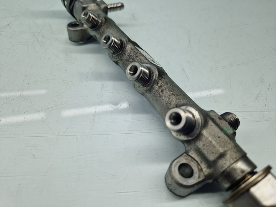 Rampa injectoare Volkswagen Golf 7 (5G) [Fabr 2014-prezent] 04L089B 1.