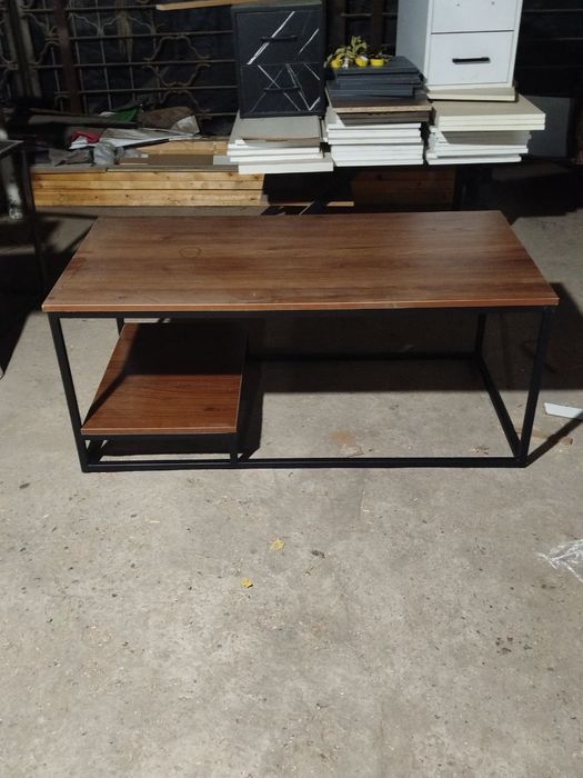 Loft mebel jurnalniy stol