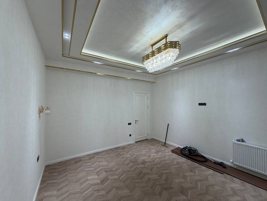 Дом Абсолютно новый Янгиабад 2 сотки 7 комнат  4-уровня 320м2 ул.Алиев