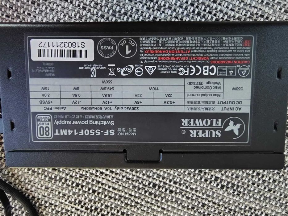 Sursa PC SF-550F14MT+ Placa de baza Gigabyte