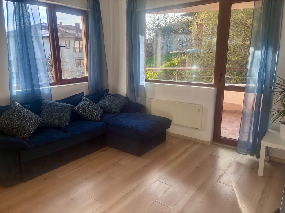 Дава се под наем Двустаен апартамент в Варна, Изгрев - 55 кв.м за 398.82 € - Снимка #1