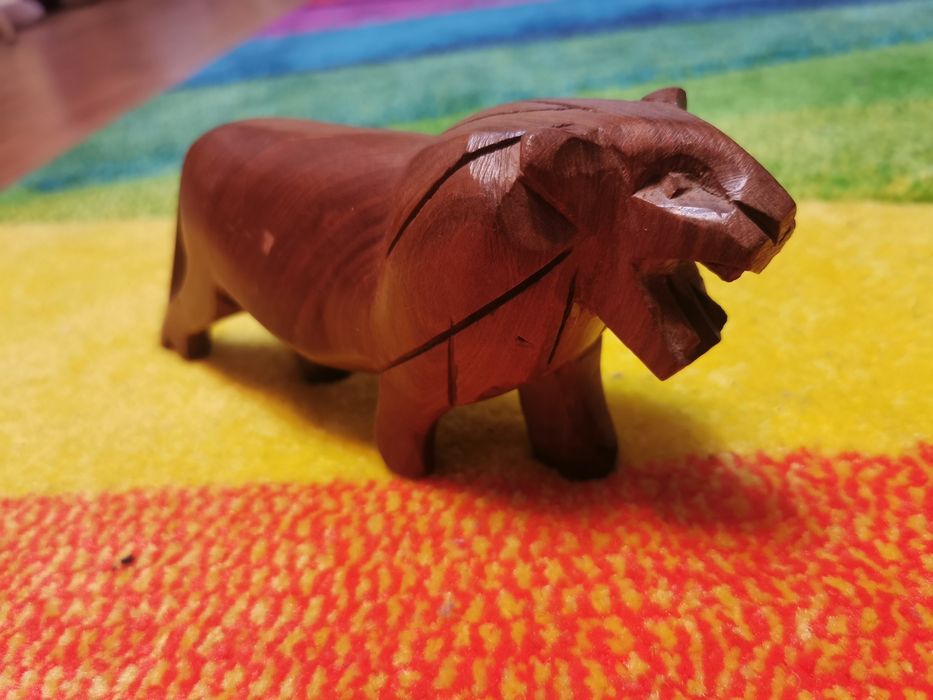 Statueta Leu de lemn masiv
