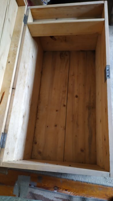 Продавам сандък.