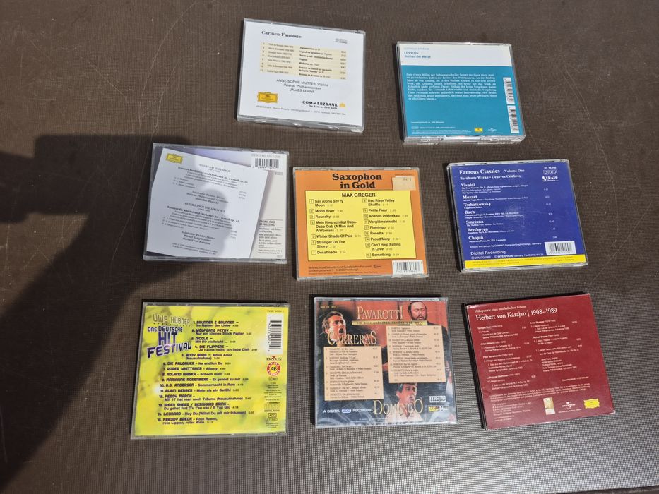 Vând 8 CD originale  muzică clasica mixta