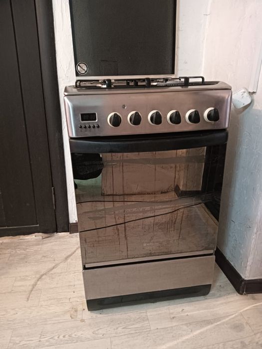 Продам газ плиту