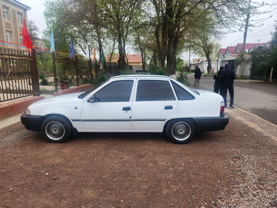 Сдам в аренду с выкупом нексия1998