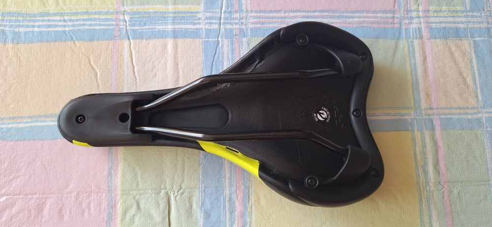 Огледало, светлоотразители, седалки и ръкохватки за велосипед