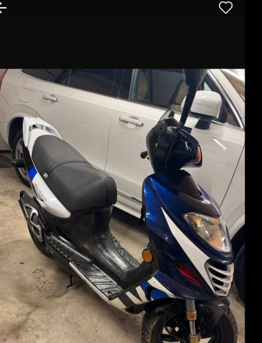 Скутер Suzuki  50 куб