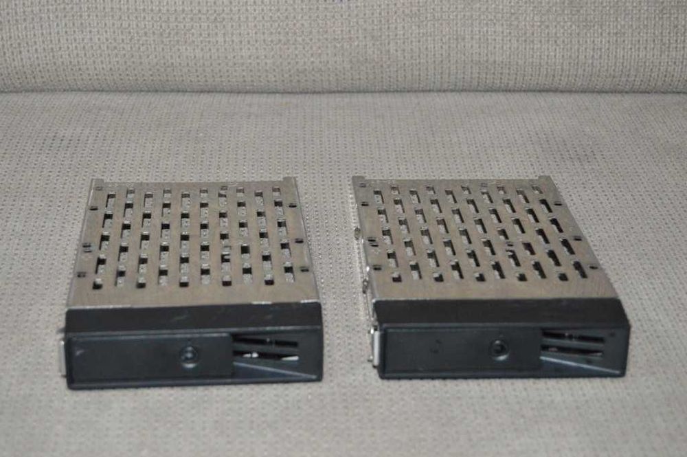 Set 2 tăvițe originale Synology (HDD/SSD Tray Caddy) 3.5" / 2.5"