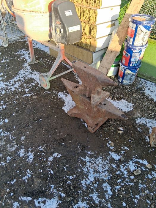 Vand doua nicovale fierar