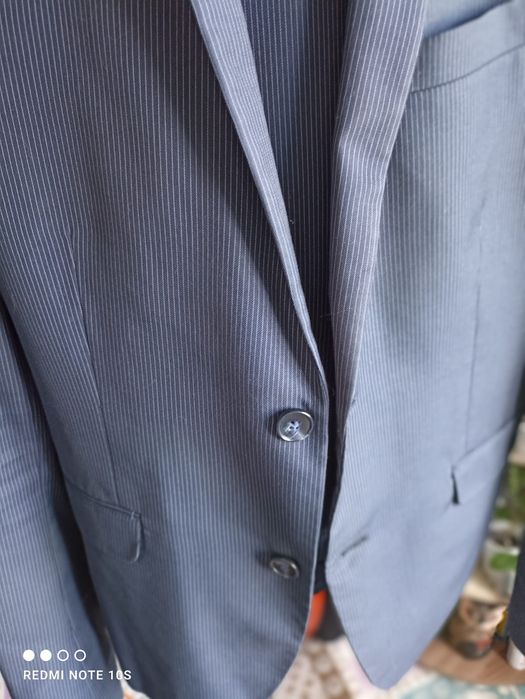 Продам костюм школьный