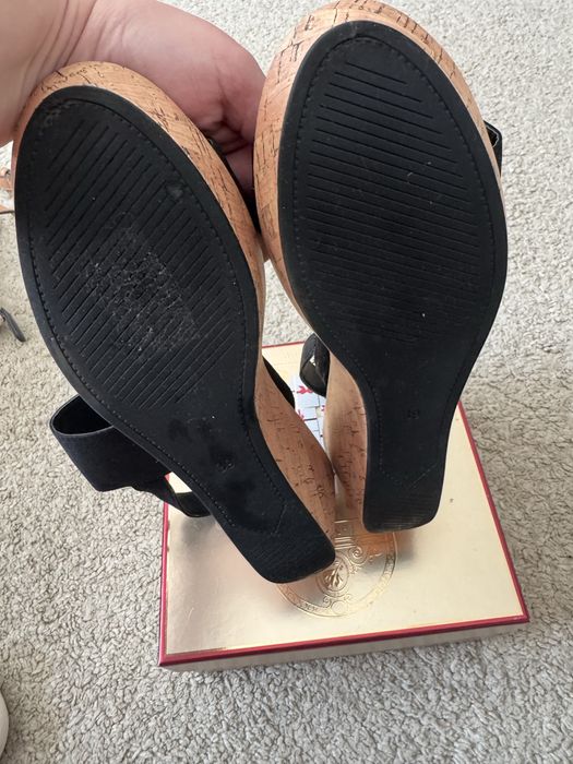 Sandale cu platforma