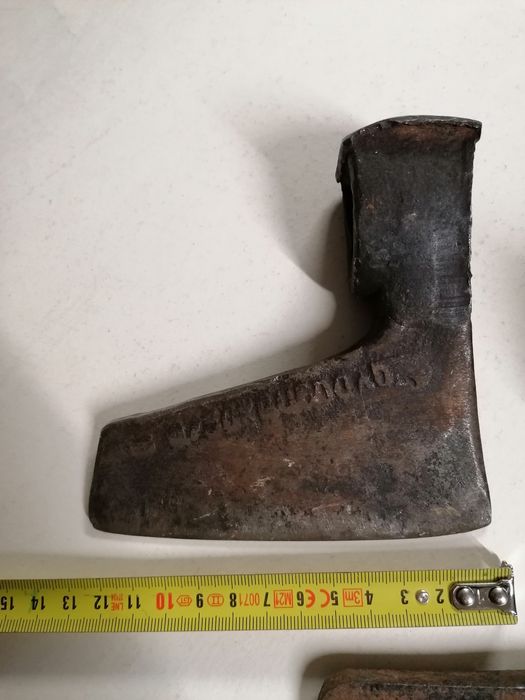 Брадви 4 бр. - стари