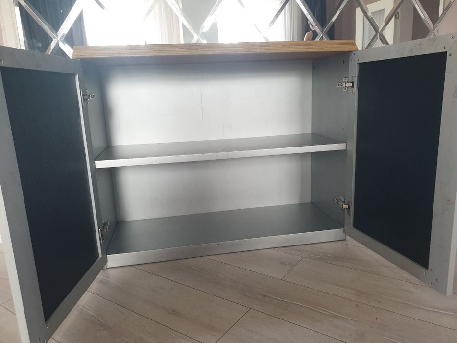 Срочно продам тумбу