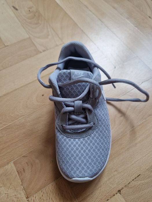 Нови детски маратонки Nike
