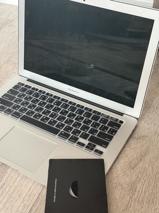 Macbook air 13 2017г 256 гб