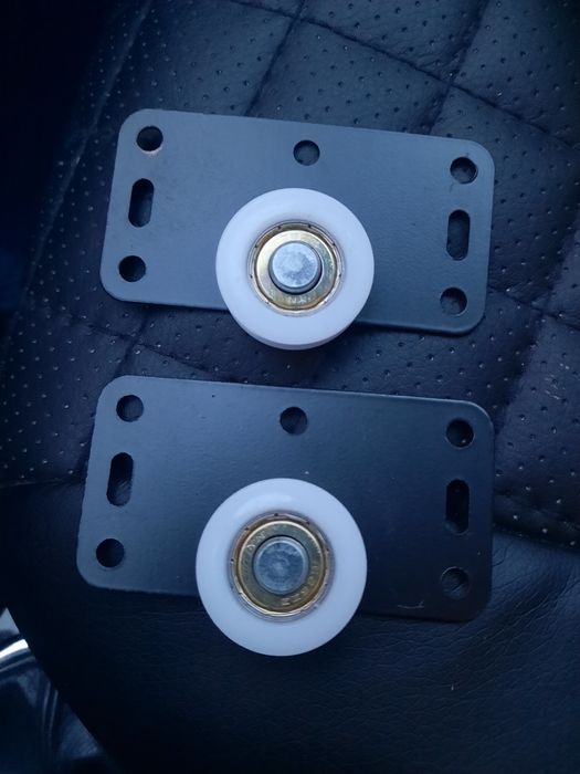 Ролик для купе шкаф