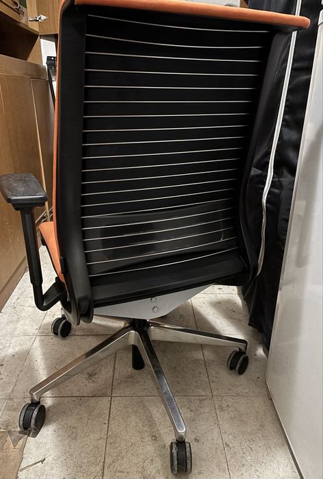 Ергономичен стол Steelcase