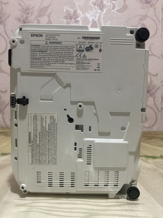 Proektor Epson Rasimda bor xammasi narxini kelishamiz