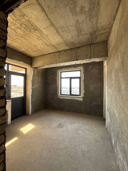 Коробка 1 хонали квартира элитный домдан сотилади 5 микрн Кармен