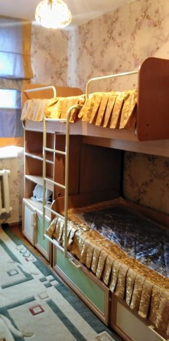 Детская двухярусная кровать со шкафом