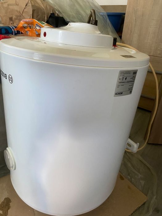 Vând boiler Bosch 60 litri folosit