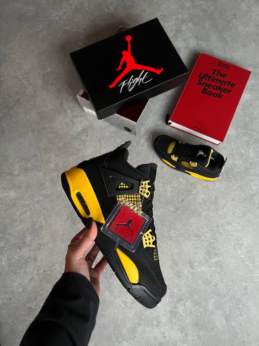 Air Jordan 4 Retro “Yellow Thunder”