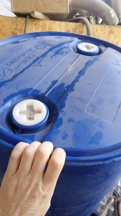 Бочка пластиковая 220 шитров