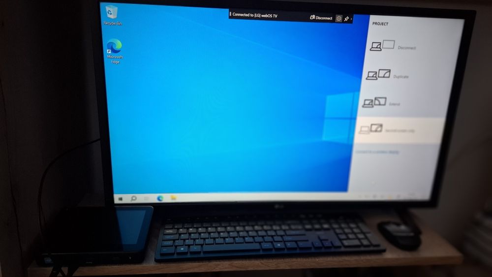 ExquizOn minipc cu touchscreen și Win10
