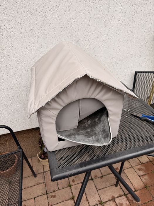 Casute NOI, pentru pisici sau caini talie mica