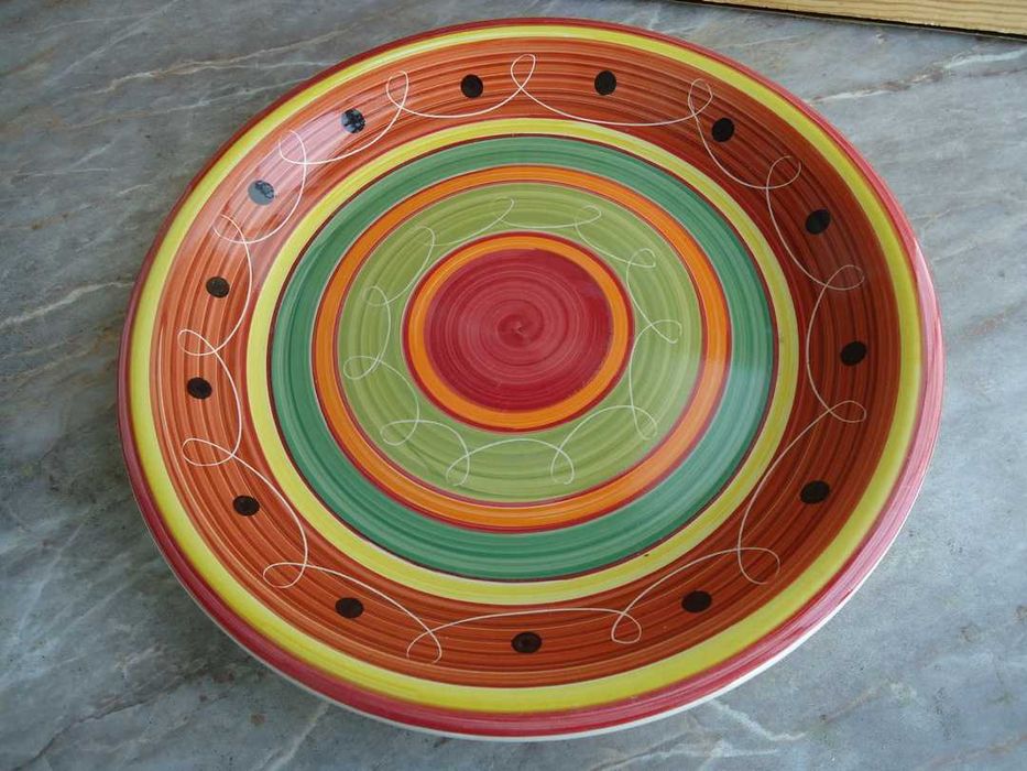 Ръчно рисувана чиния